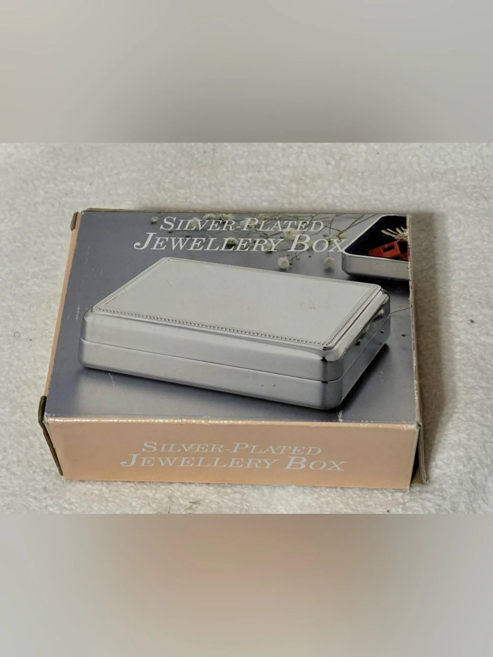Elegant Silver Metallic Evening Clutch - Brand Unknown